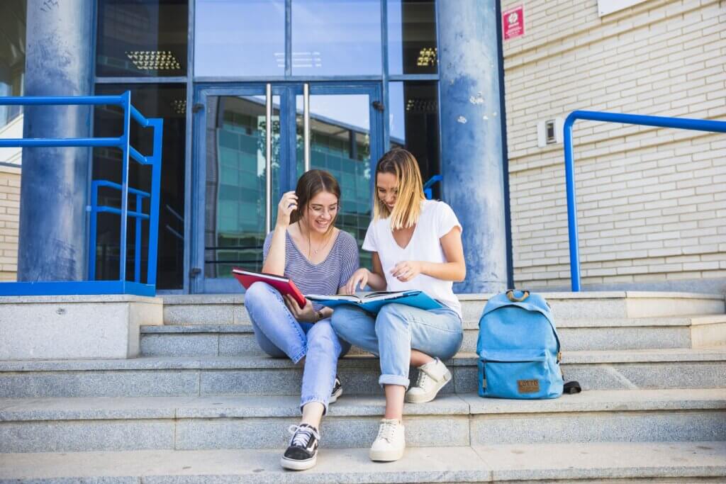 學測成績申請海外大學